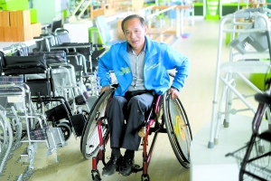 东莞轮椅跑团的发起人陈磊.jpg