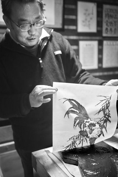 张阔制作的鸡年年画.jpg