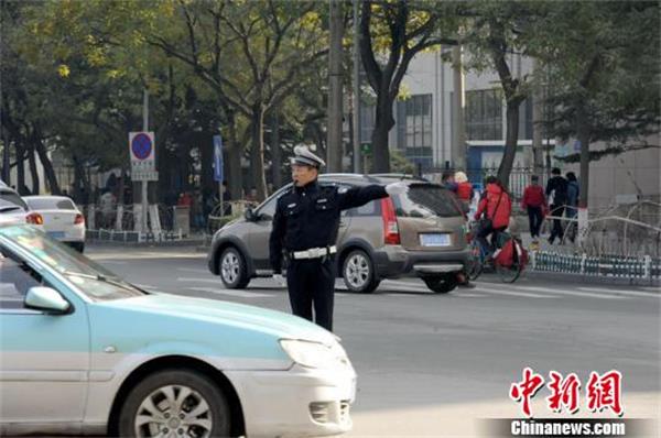闯红灯.jpg