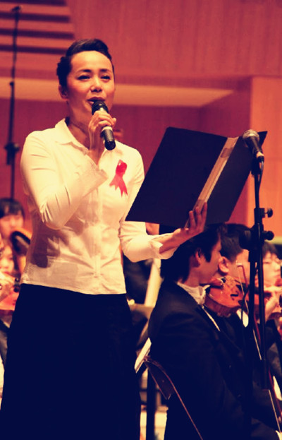 蒋雯丽在表演节目_副本.jpg