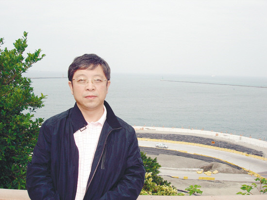 卢林_副本.jpg