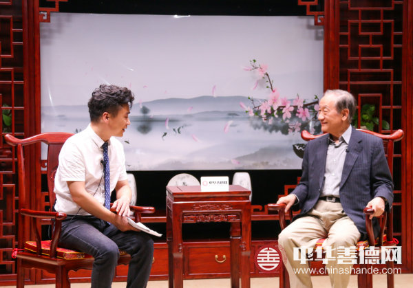 郁慕明接受中华善德网访谈.jpg