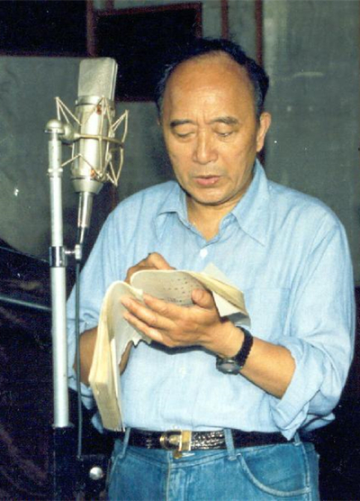 孙道临在片场配音_副本.jpg