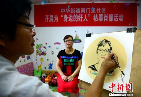 图为画像活动现场。　河北邯郸丛台区委宣传部提供　摄_副本.jpg
