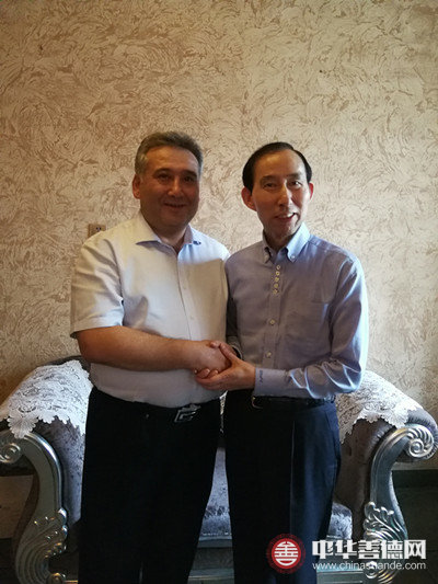 3 龙宇翔与阿不都吉力力_副本.jpg