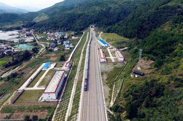 兰渝铁路_1013.jpg