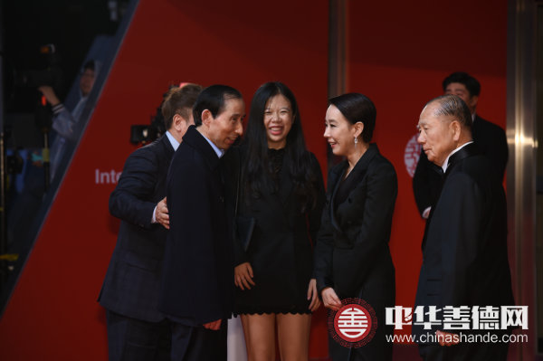 3 龙宇翔与釜山国际电影节委员长金东虎，执行委员长金受延_1.jpg