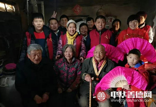 衡水好人网看望抗战老兵02.jpg