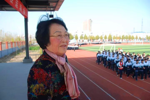 河南省范县希望中学校长高宝莲。.jpg