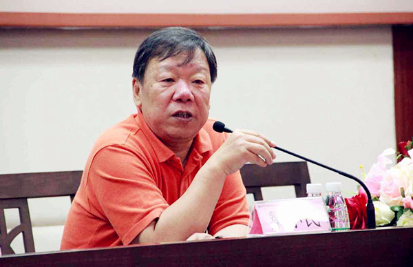 梁小民_600.jpg