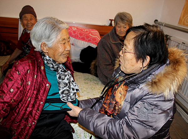 女医生扎根陕北50载 用一生守护老区百姓的健康.jpg