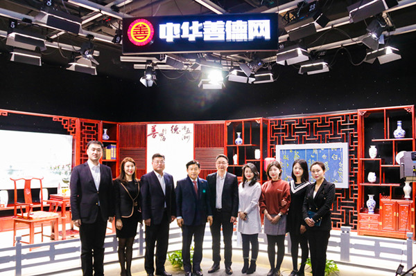 演播室合影.jpg