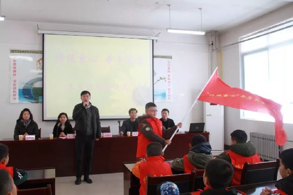 团淄博市委副书记赵晓煜宣布冬令营开营.jpg