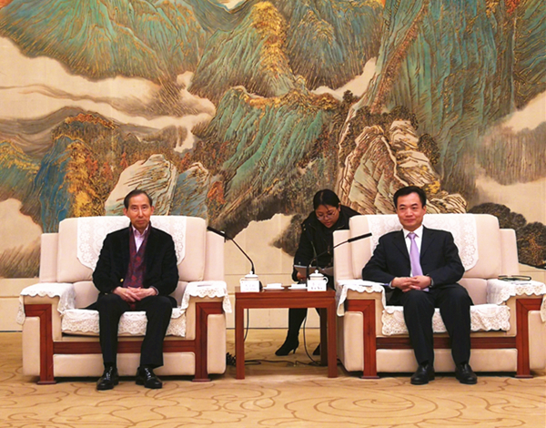 1龙宇翔与李毅会谈.jpg