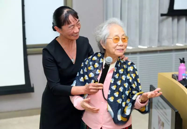 在北大听讲座03.jpg