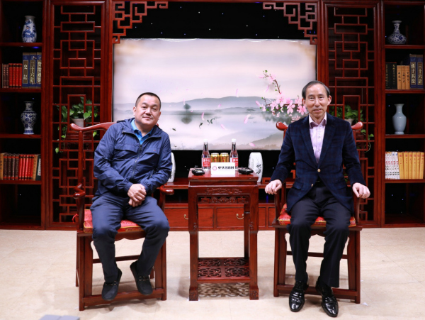 龙宇翔（右）与刘淼（左）合影.jpg