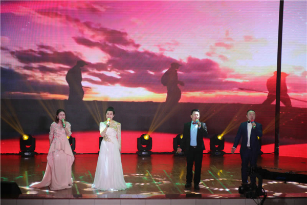 常德市第七中学艺术教师、艺术专业生带来古筝表演《站台风》、合唱《哥哥不来花不开》《我的爱人你可听见》《拥抱新时代》04.jpg