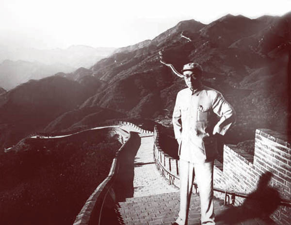 田汉在长城.jpg