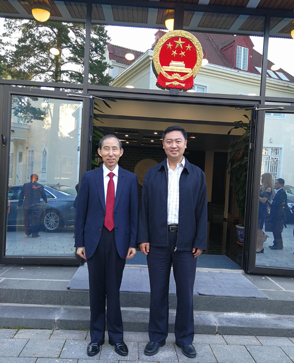 龙宇翔（左）与陈立0001.jpg