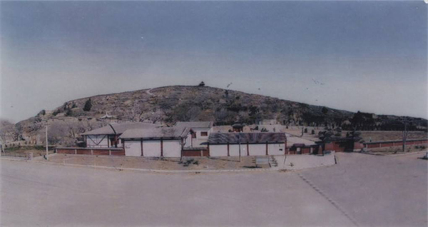 033-01.jpg