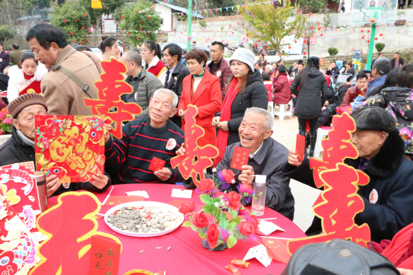 5孝老爱亲—向70岁以上老人送祝福.jpg