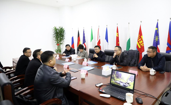 01座谈会现场.jpg