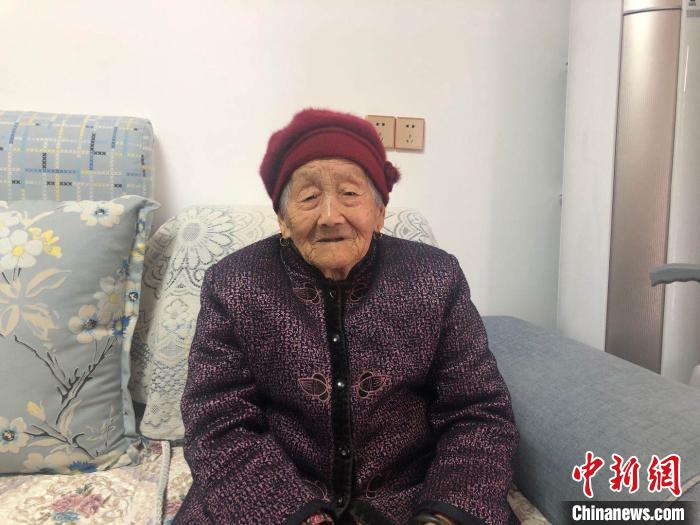 97岁老人看护无名烈士墓数十载：世代讲好他们的故事