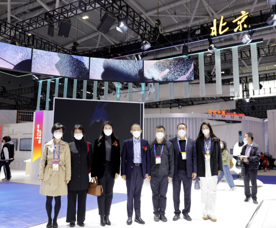 龙宇翔出席第十八届文博会“加强875.png