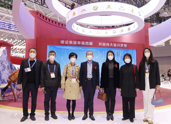 龙宇翔出席第十八届文博会“加强893.png