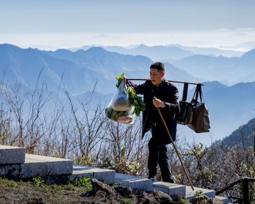蓝仁亲：海拔1519米高山上，他一守就是44年！