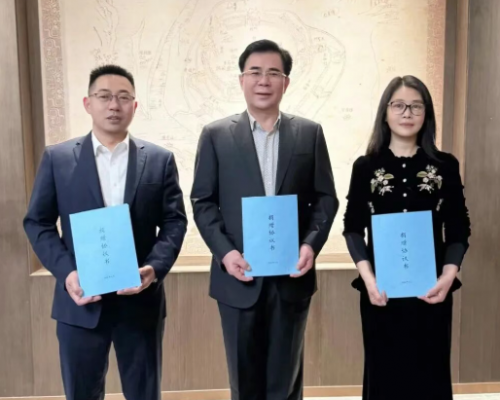 情系桑梓传文脉，赓续书香启新章 —— 著名作家张明刚将军捐赠万本藏书签约仪式在随州市草甸子街成功举行