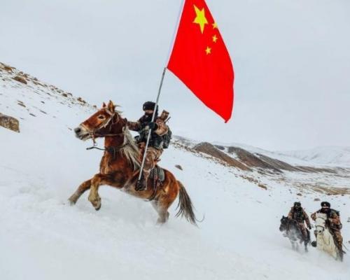 读其书 阅其人 学其经 ——论《军履回望·张明刚自选集》的精神价值与时代意义